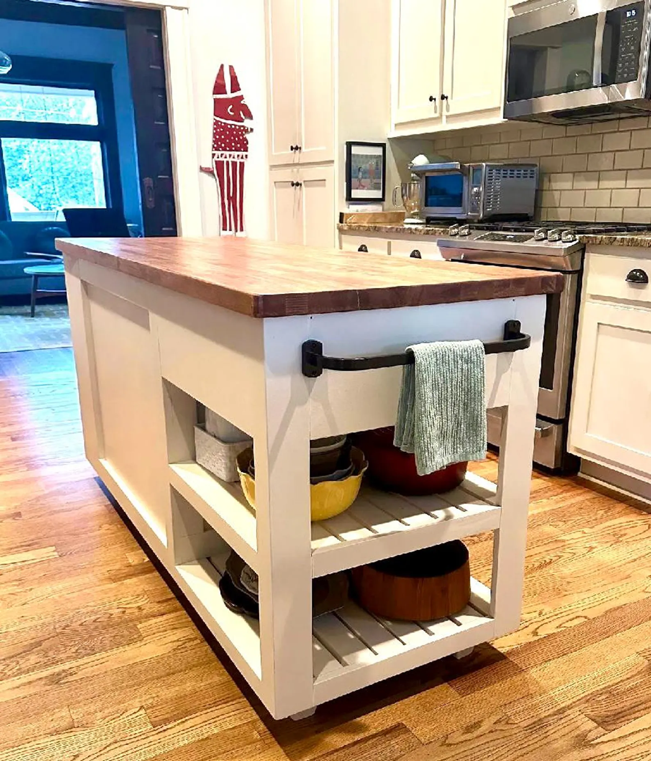 Solid Wood Kitchen Island – Urban & Farmhouse Style with Shelf and Drawer Storage