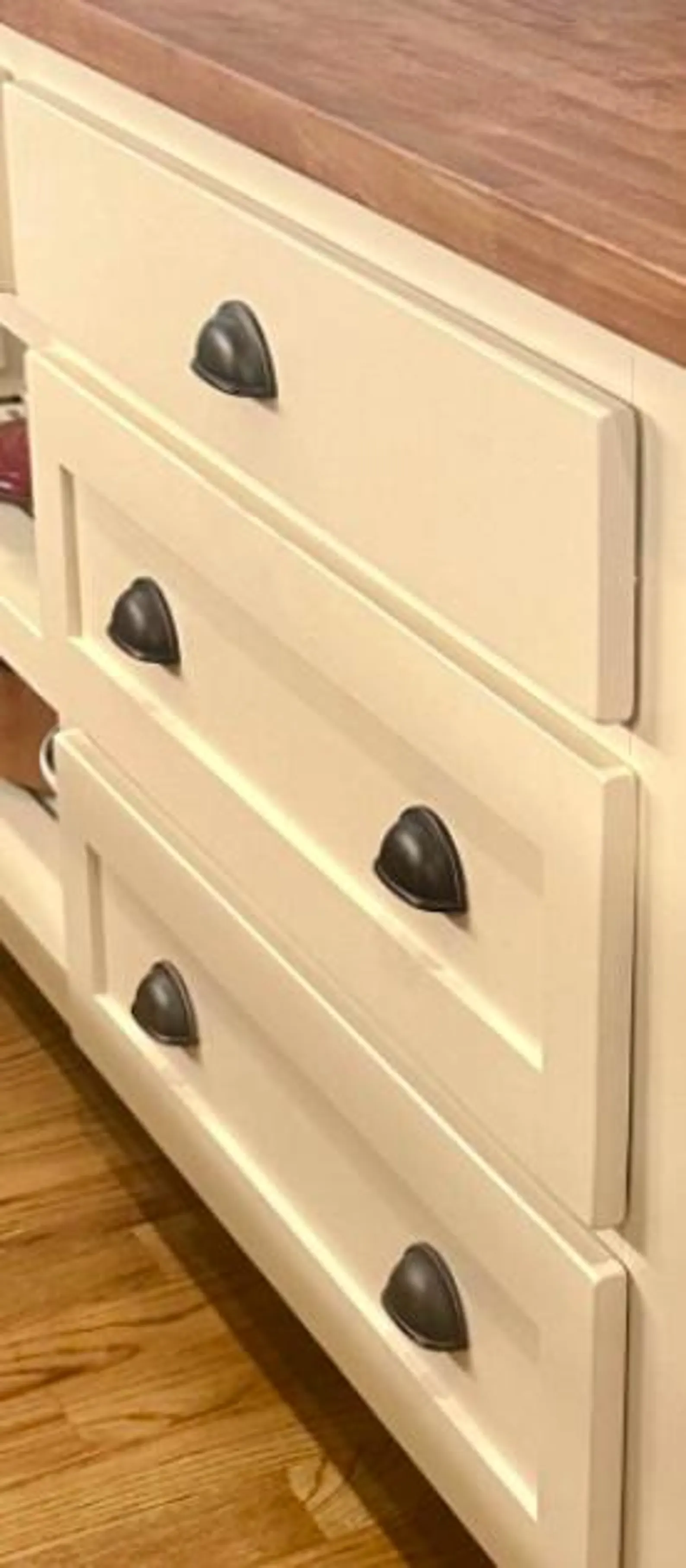 Solid Wood Kitchen Island – Urban & Farmhouse Style with Shelf and Drawer Storage
